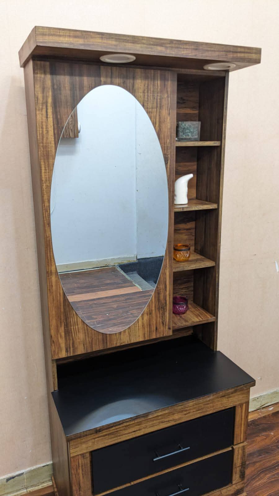 New Pair Of Bed With Shared Side Table & Dressing Table