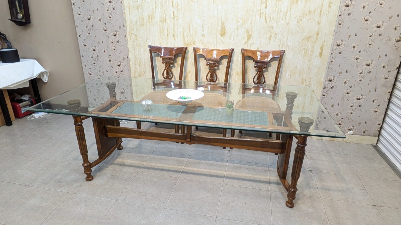 8 Seater Dinning Table