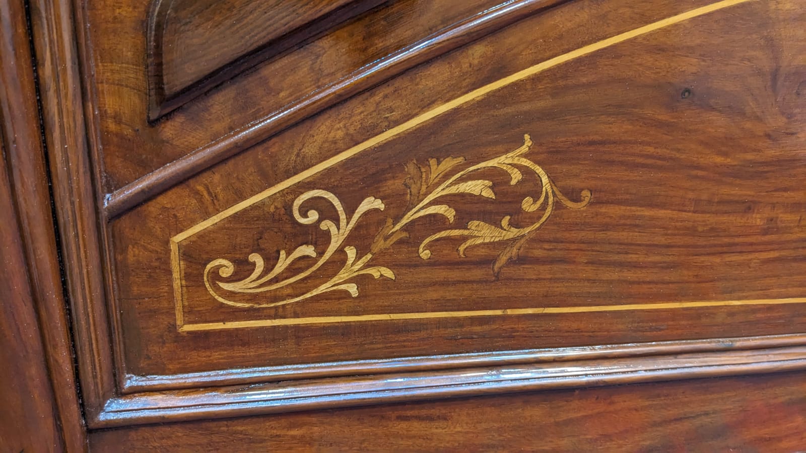 Solid Sheesham Wood King Size Bed Set