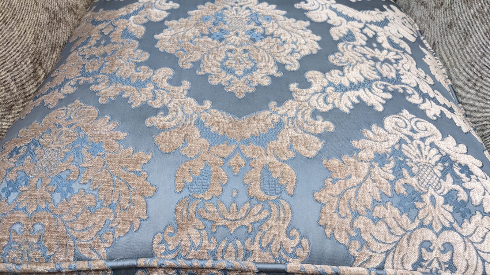 Comfortable 5 Seater Sofa Set