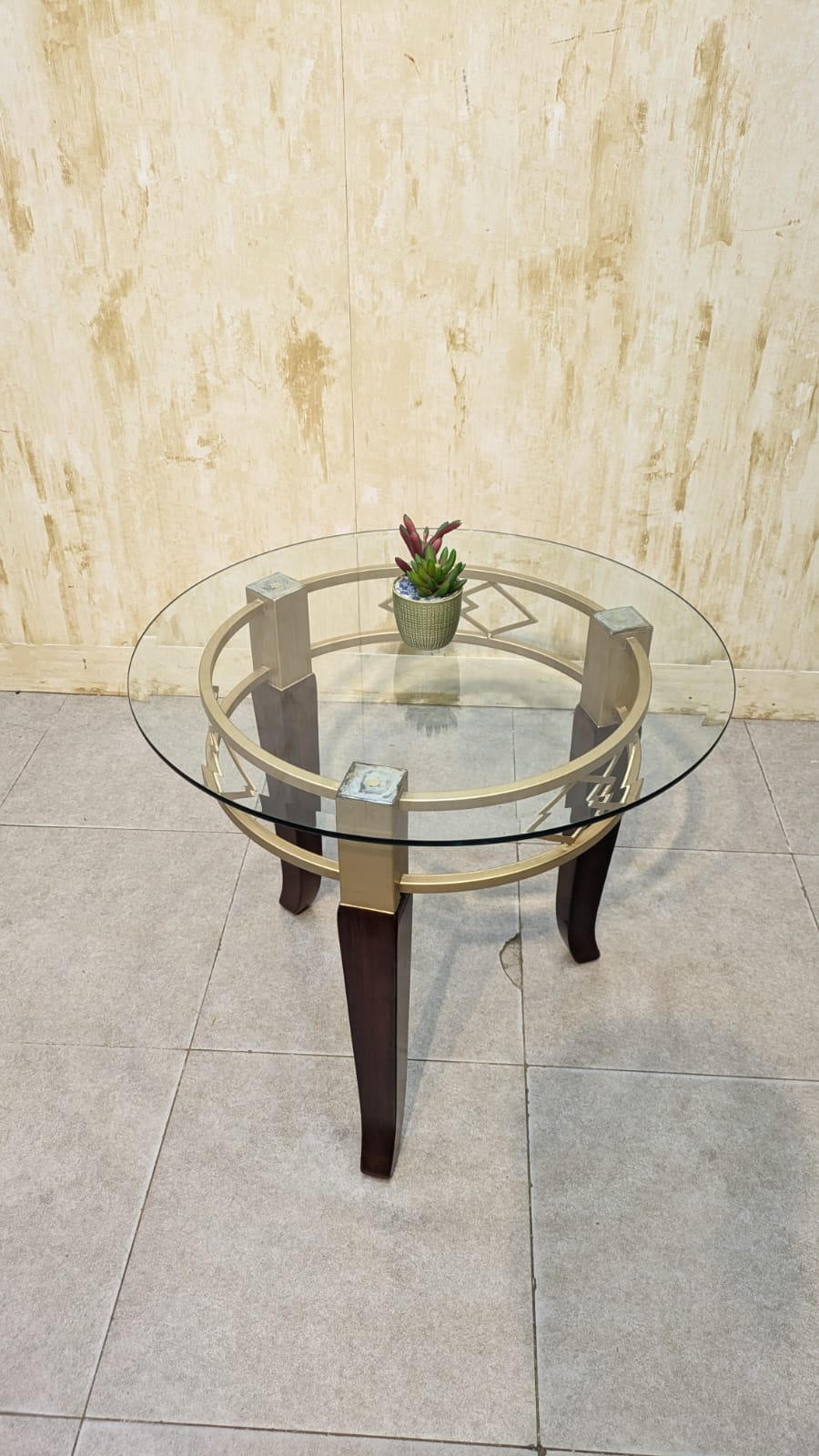 Corner Table