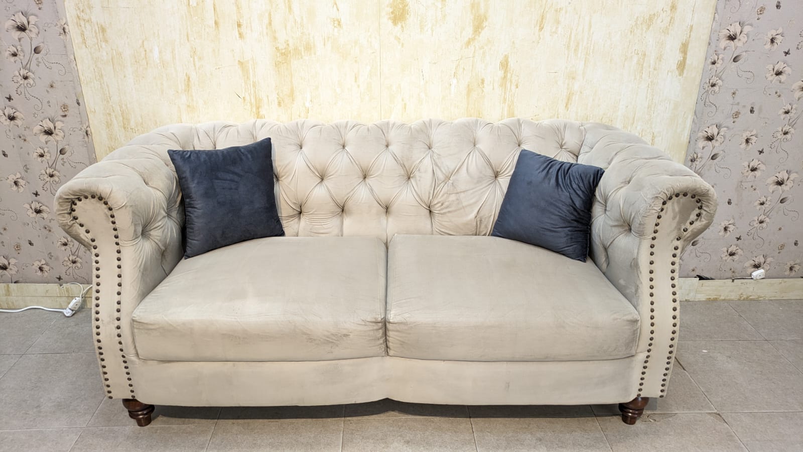 Comfortable 4 Seater Sofa Set