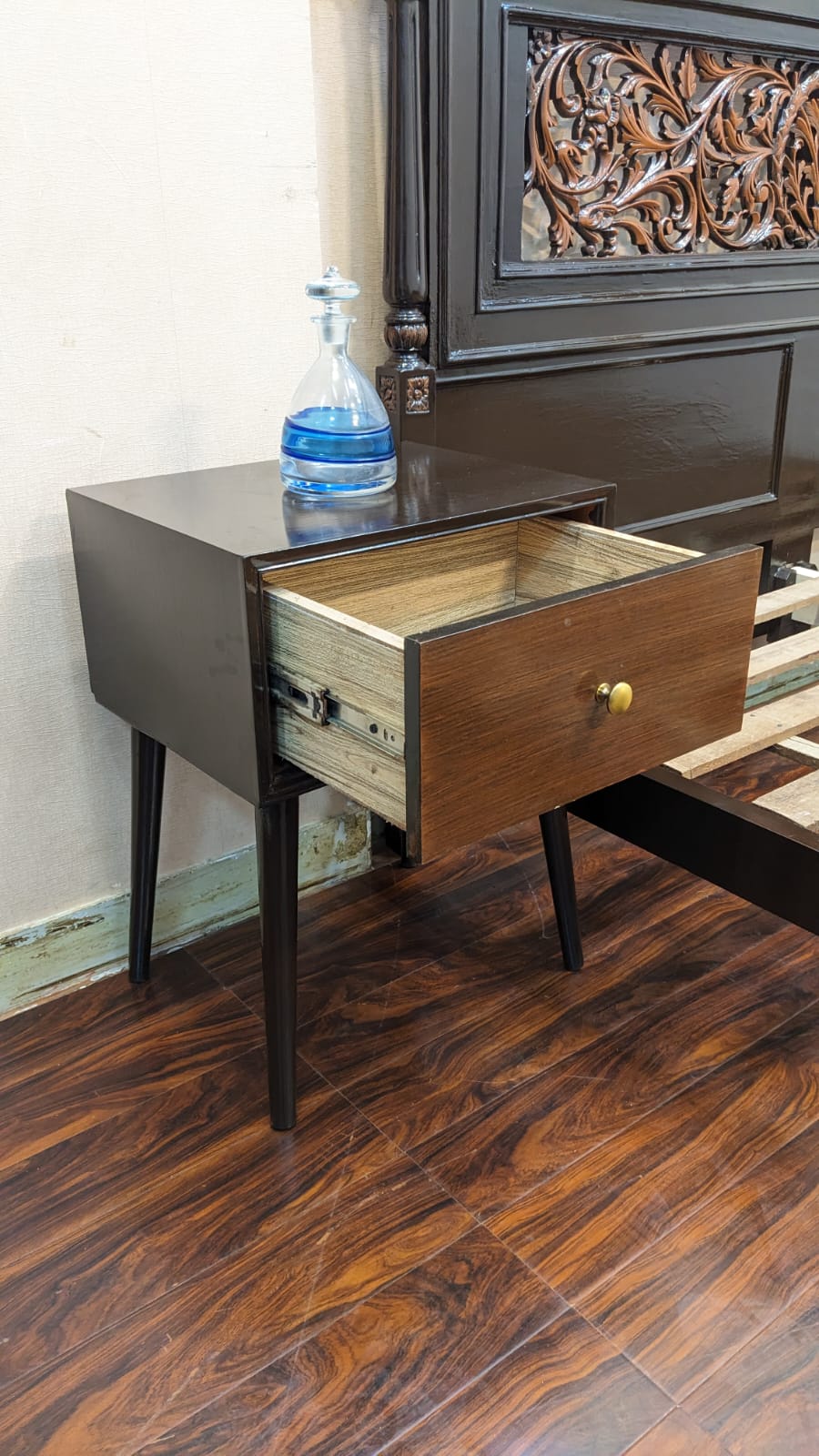 King Size Bed With 2 Side Tables
