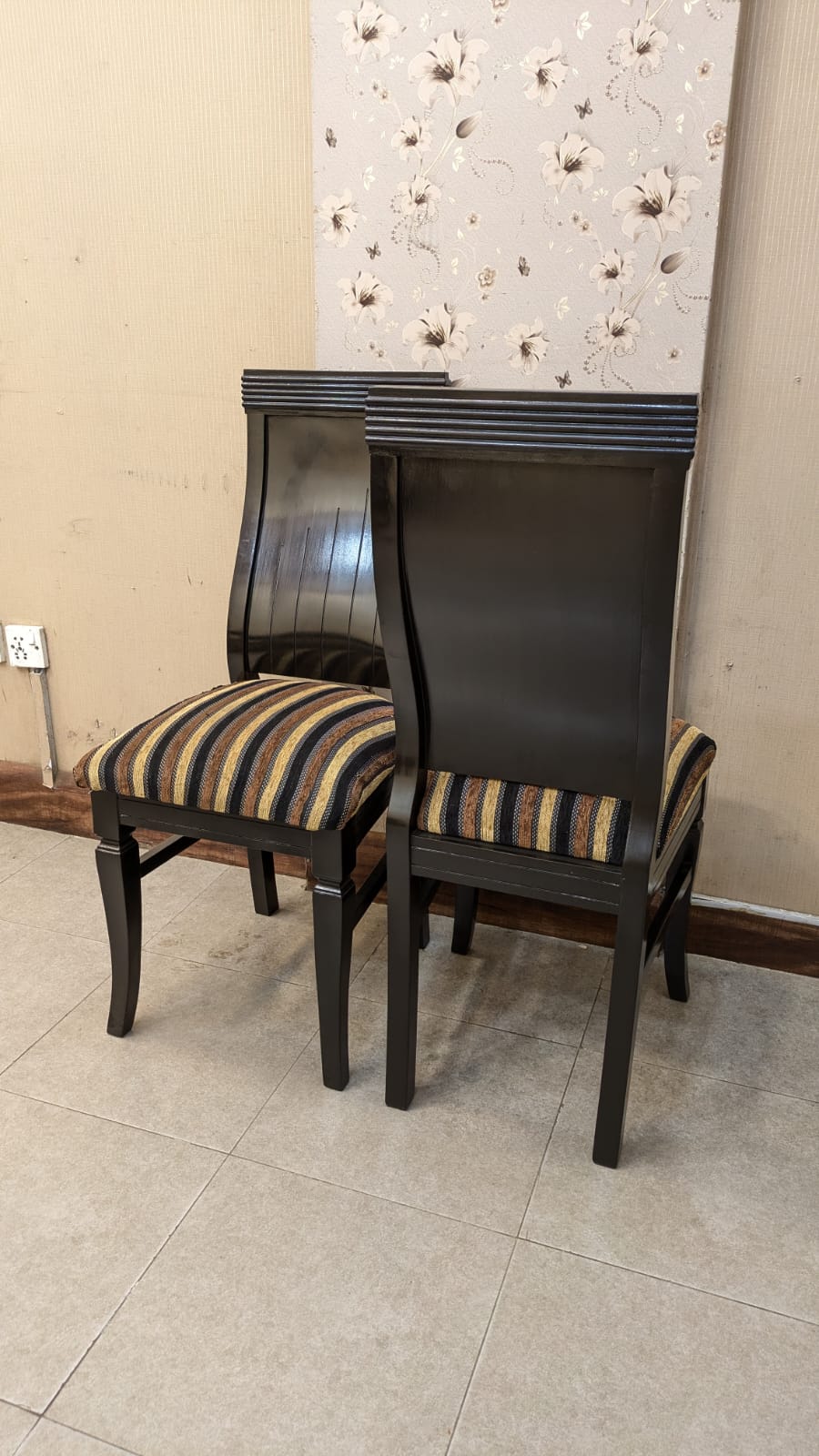 Imported 6 Seater Extendable Dining Table