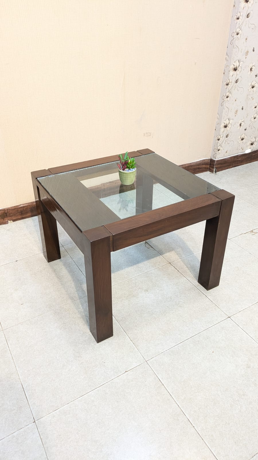 100% Solid Sheesham Wood Corner Table