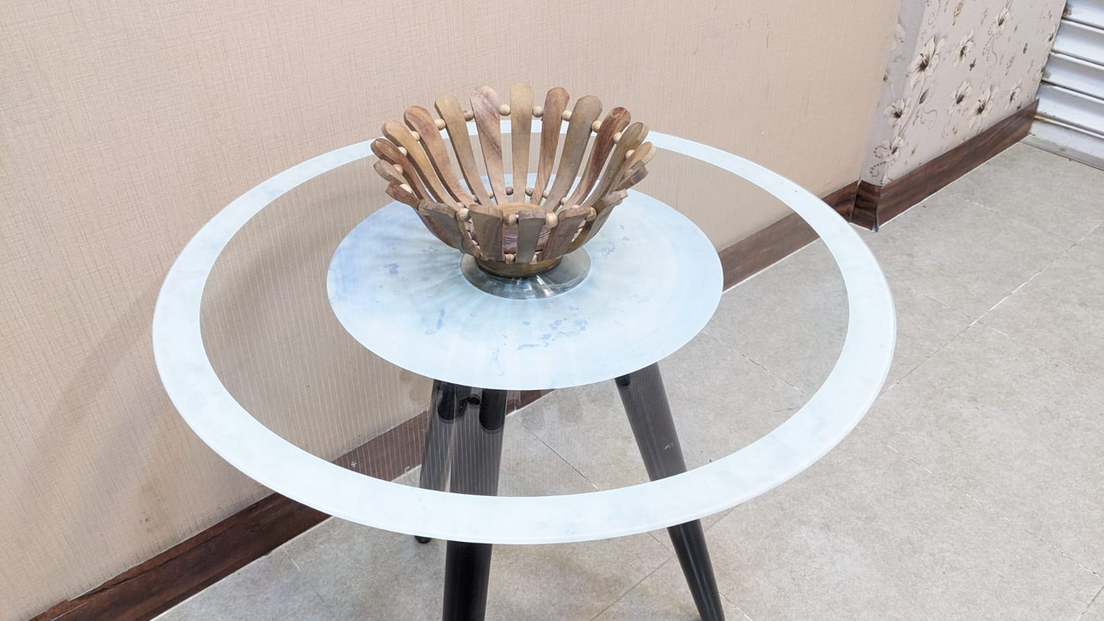 Rotating Top Corner Table