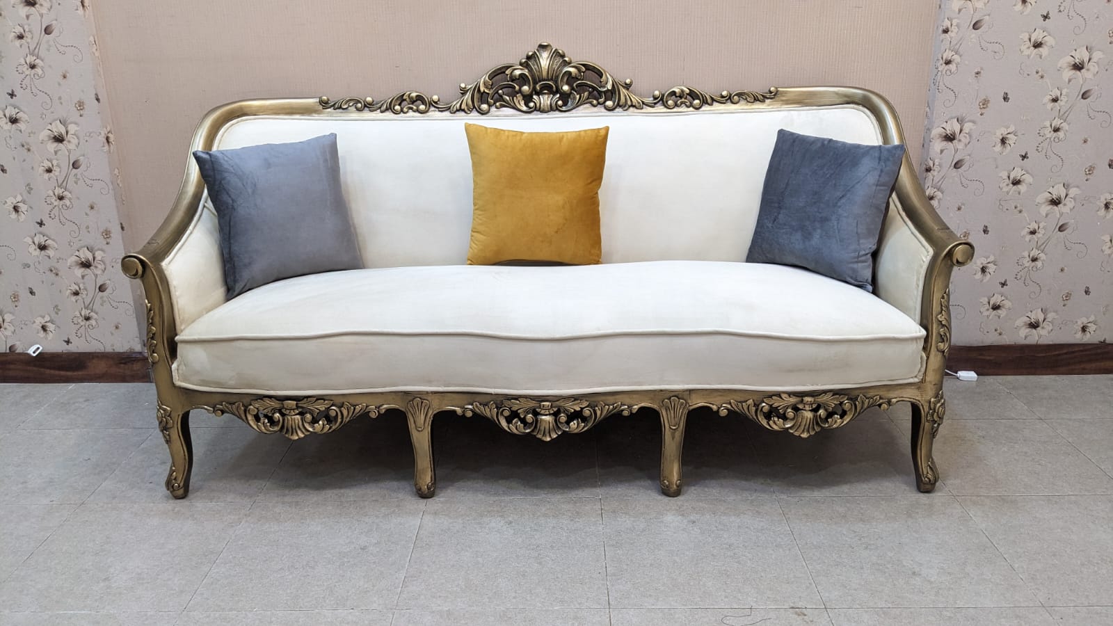 Solid Sheesham Wood 5 Seater Chinioti Sofa Set