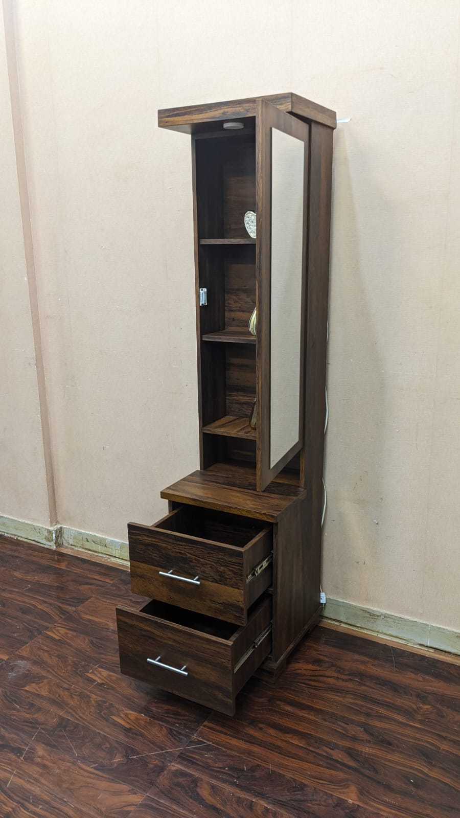 DivineCrafts New Dressing Table
