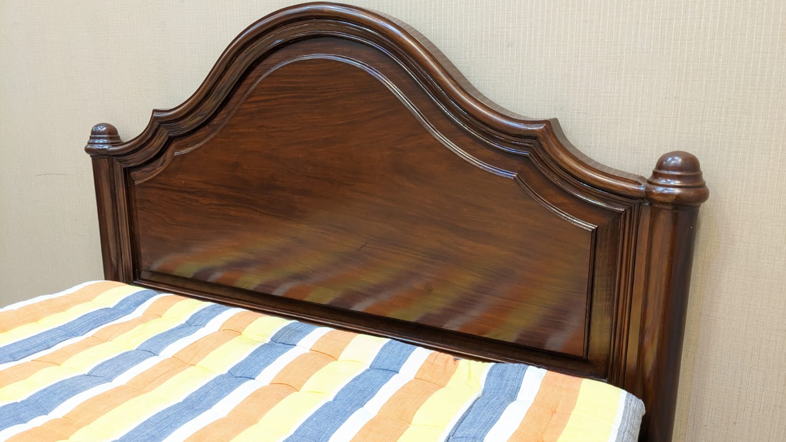 Antique 100% Solid Sheesham Wood Single Bed