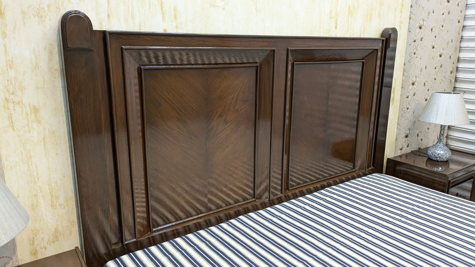 Elegant King Size Bed Set