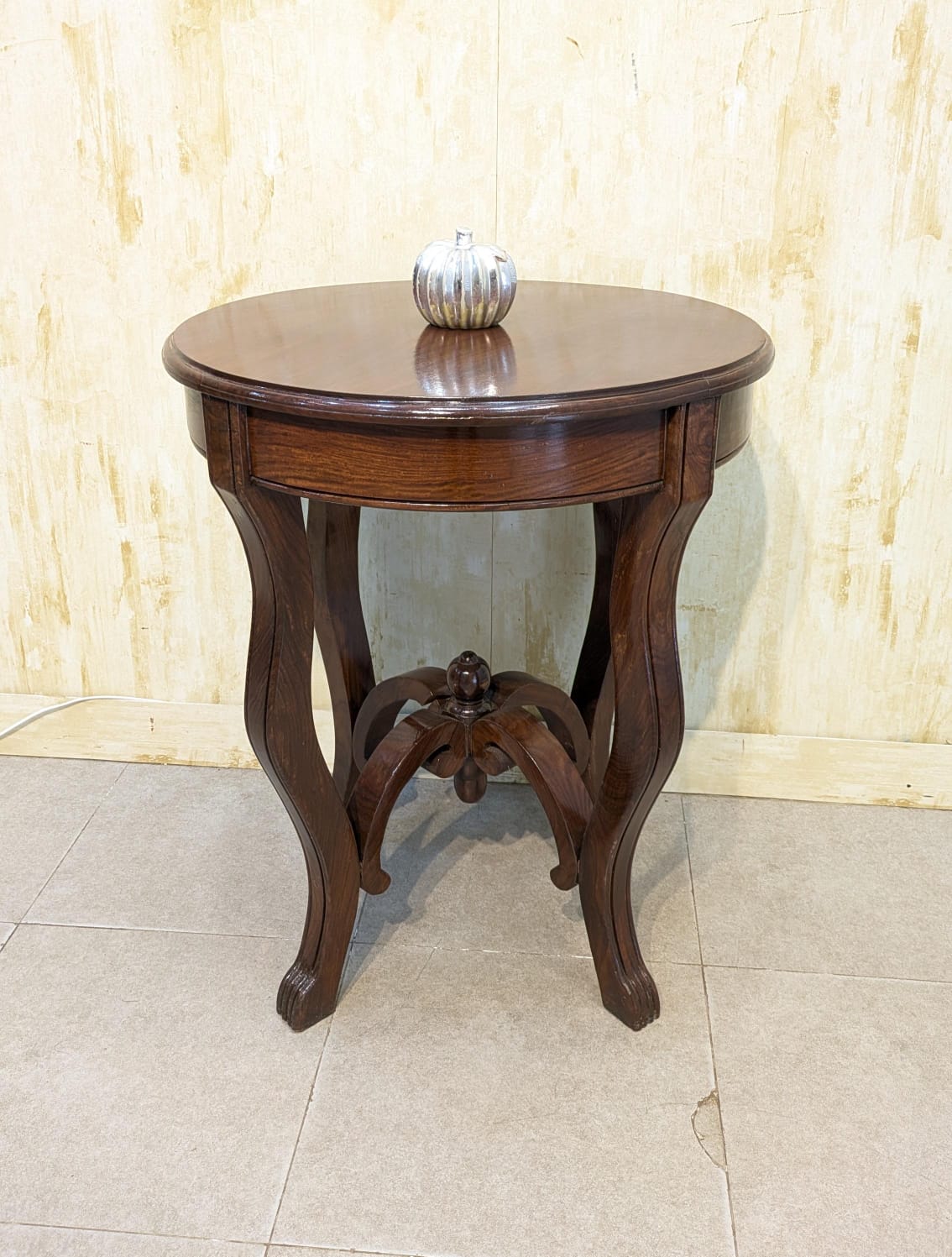 Corner Table