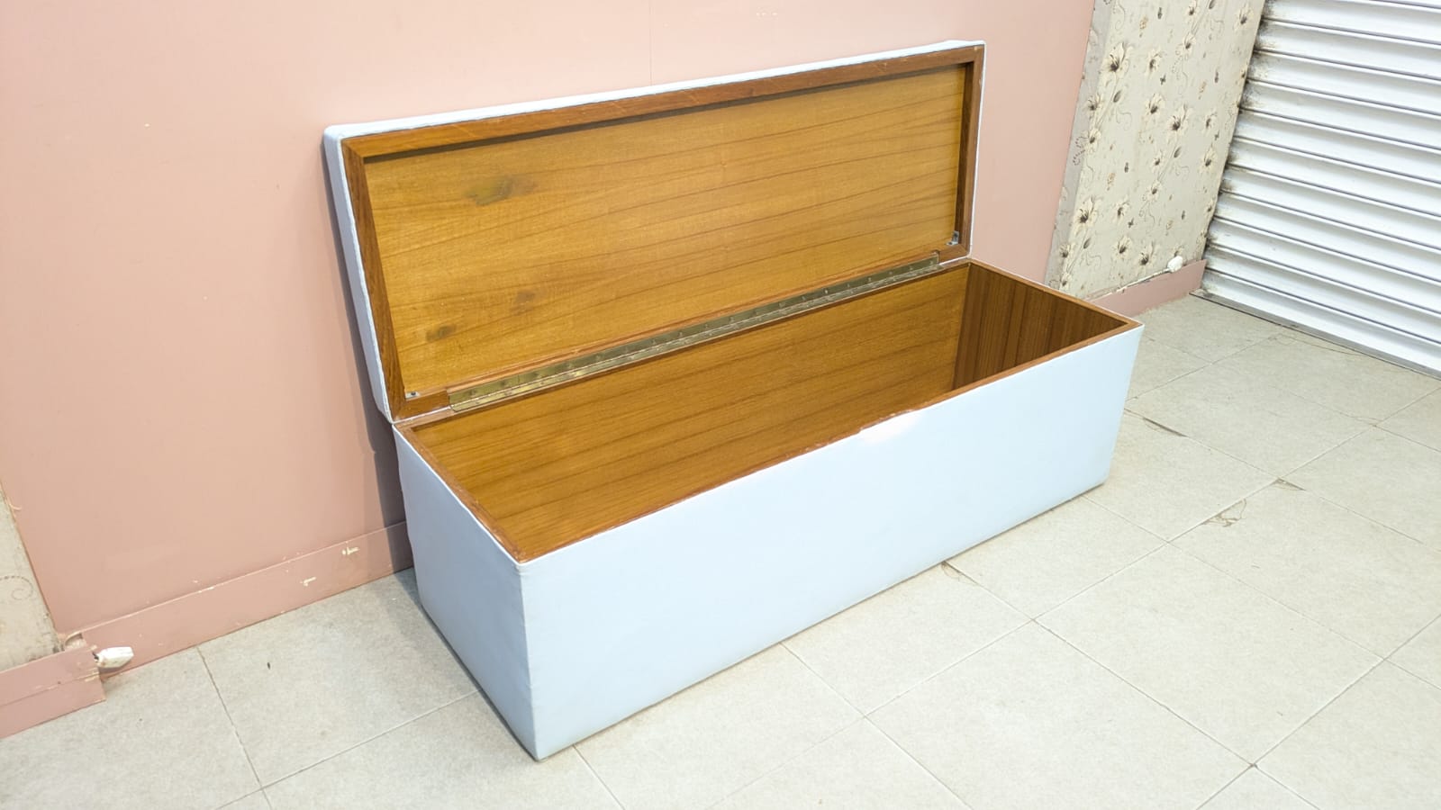 Leatherette Storage Sattee