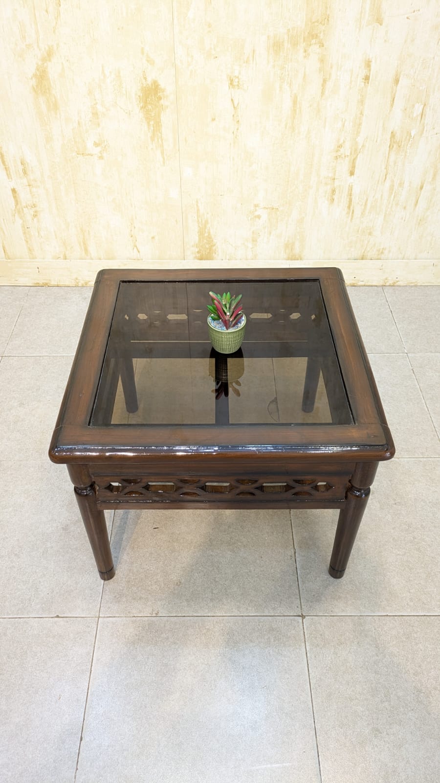 Corner Table