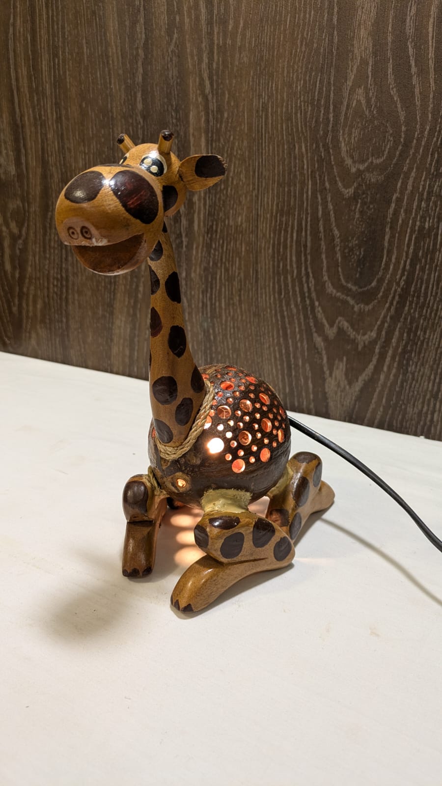 HANDMADE COCONUT SHELL GIRAFFE LAMP – IMPORTED