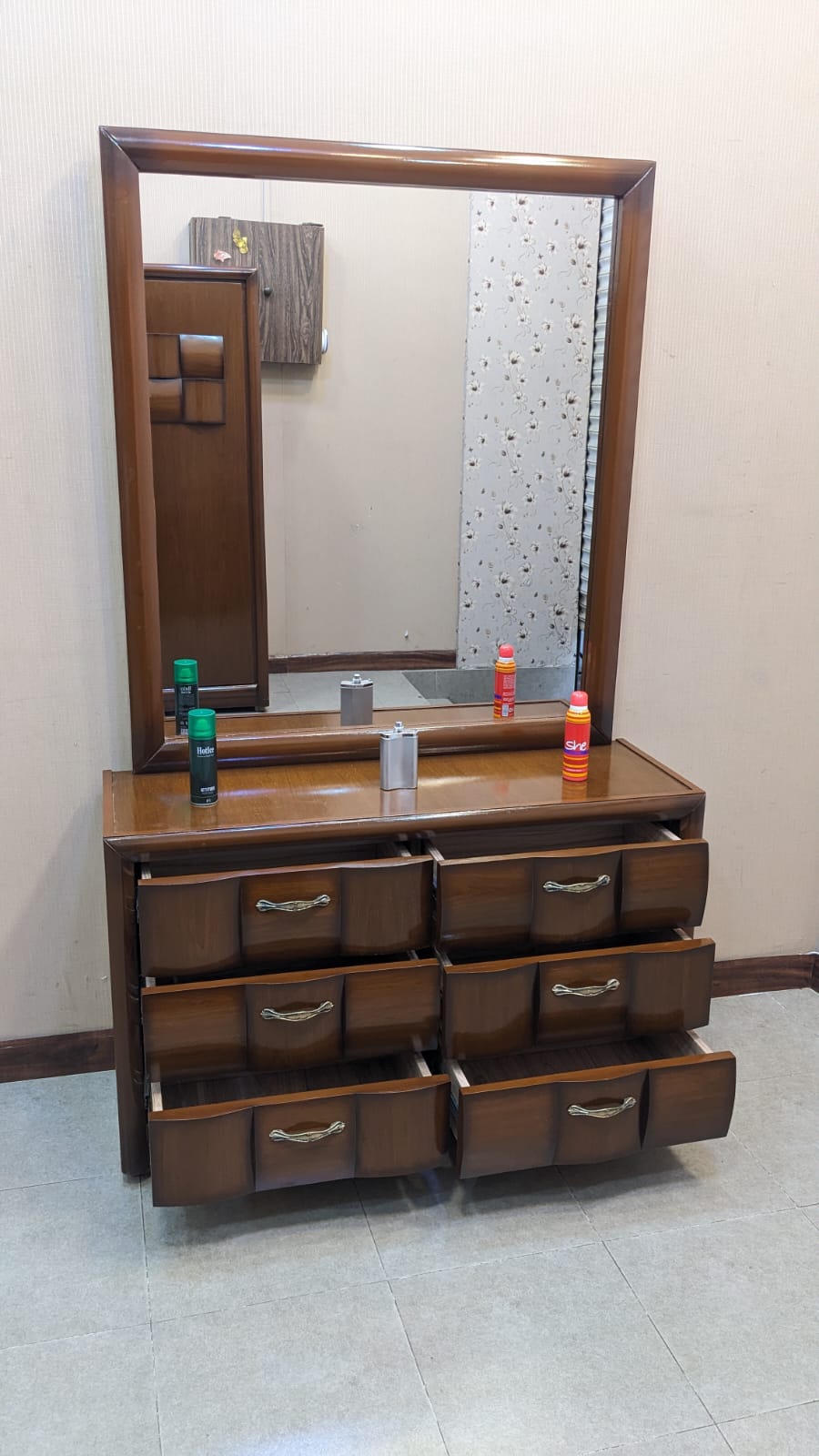 King Size Bedroom Set with Almirah