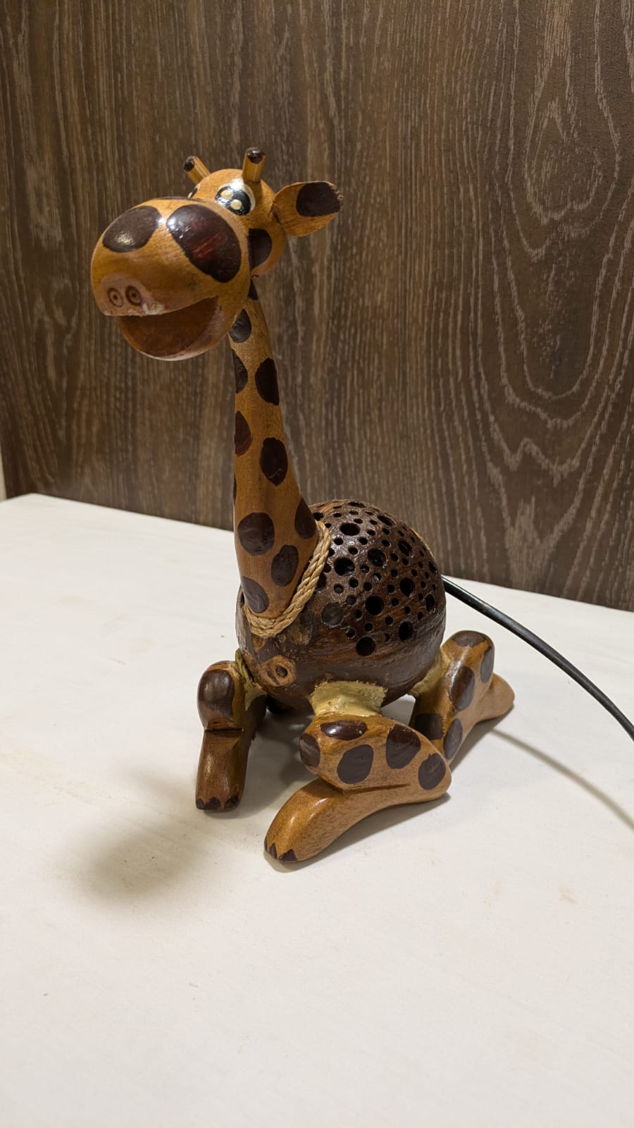 HANDMADE COCONUT SHELL GIRAFFE LAMP – IMPORTED