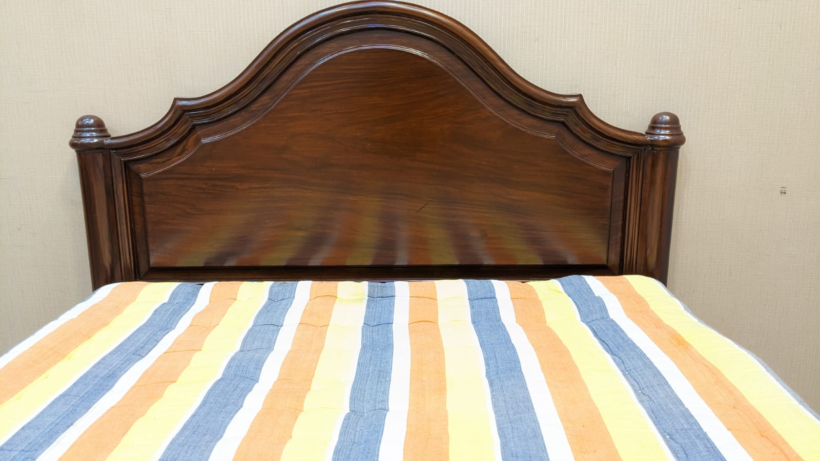 Antique 100% Solid Sheesham Wood Single Bed
