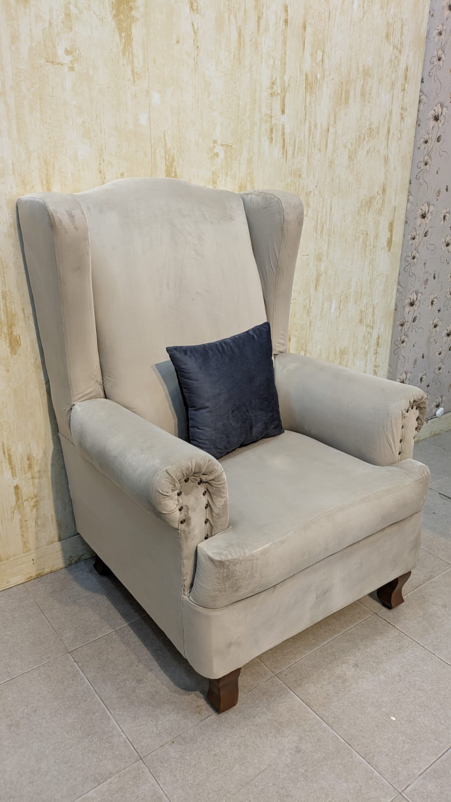 Comfortable 4 Seater Sofa Set