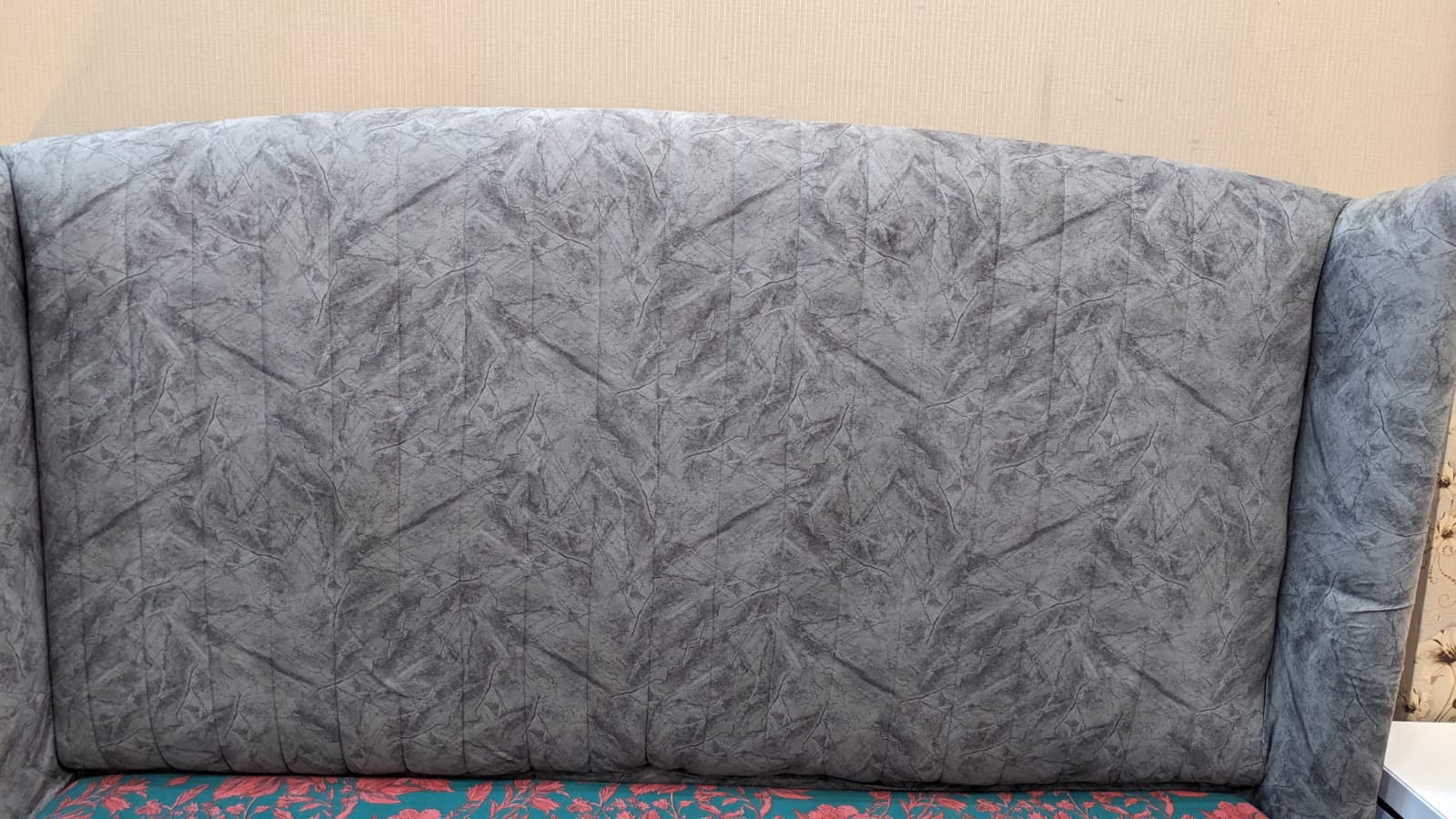 King Size Bed With 2 Side Tables and Dressing