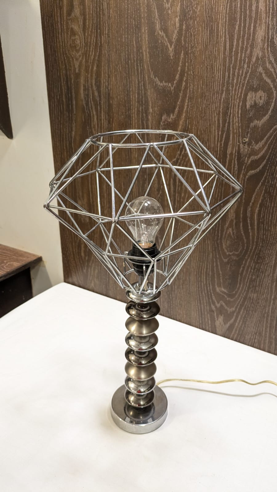 Table lamp
