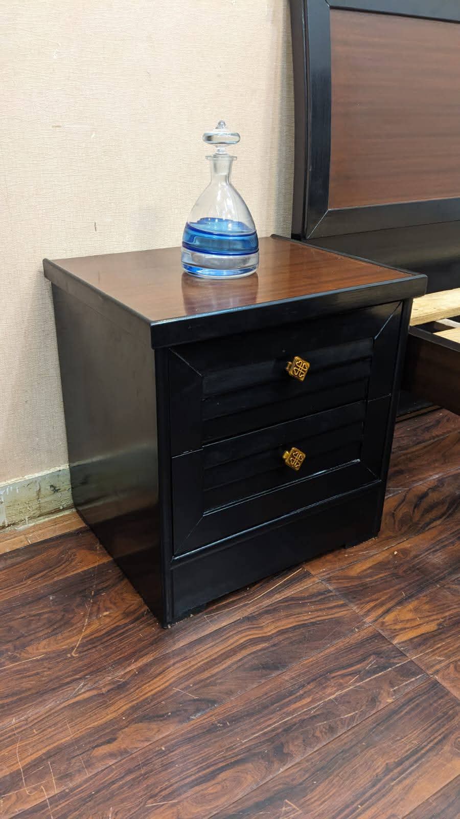 Single Bed With 1 Side Table