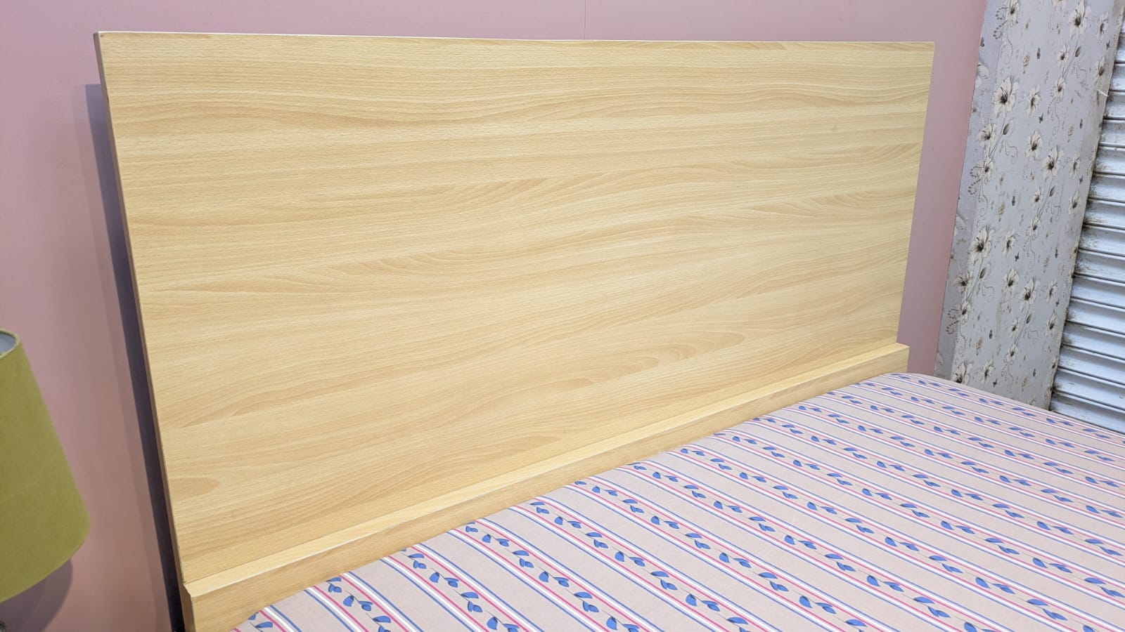 BEAUTIFUL QUEEN SIZE BED – AS GOOD As