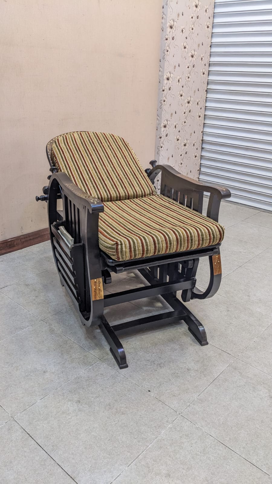 Solid Sheesham Wood Rocking Chair