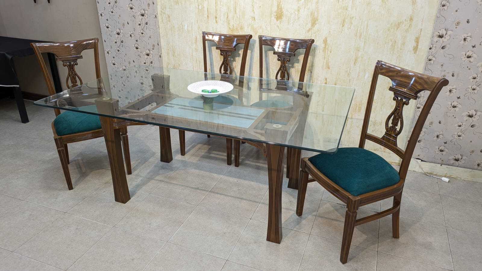 6 Seater dinning table
