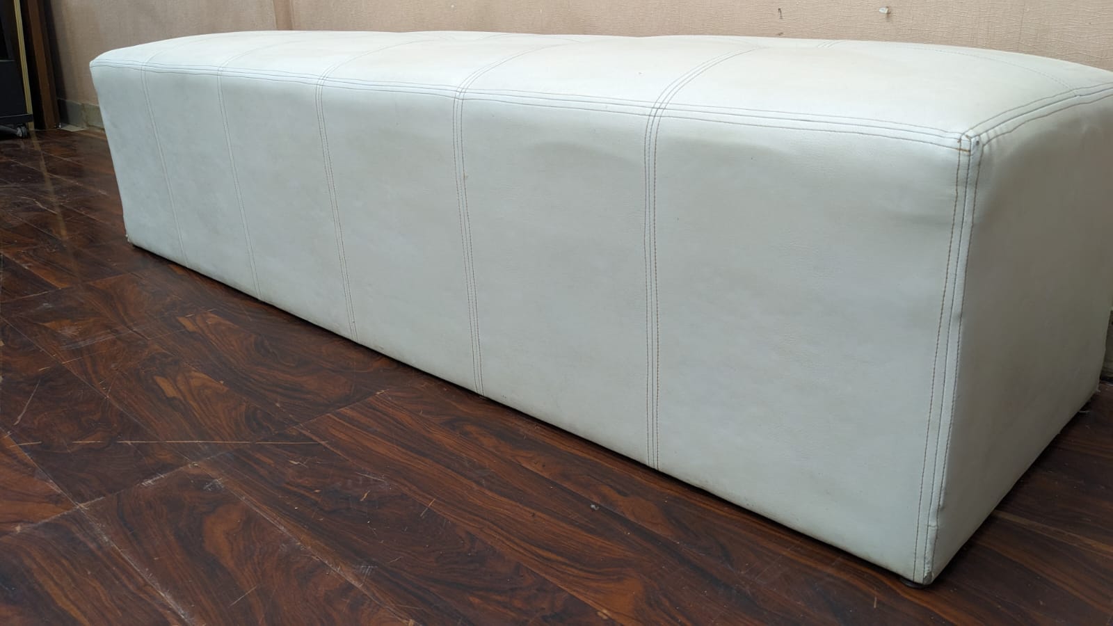 2.5 Seater Seattee