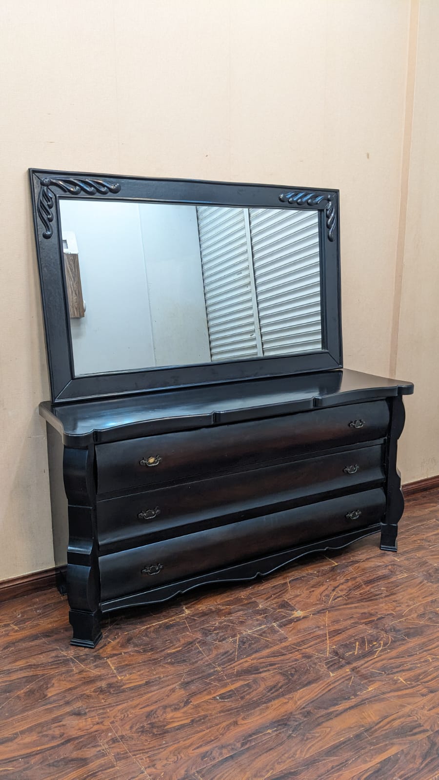 🔥Habitt🔥 King Size Bed with 2 Side Tables & Dressing Table