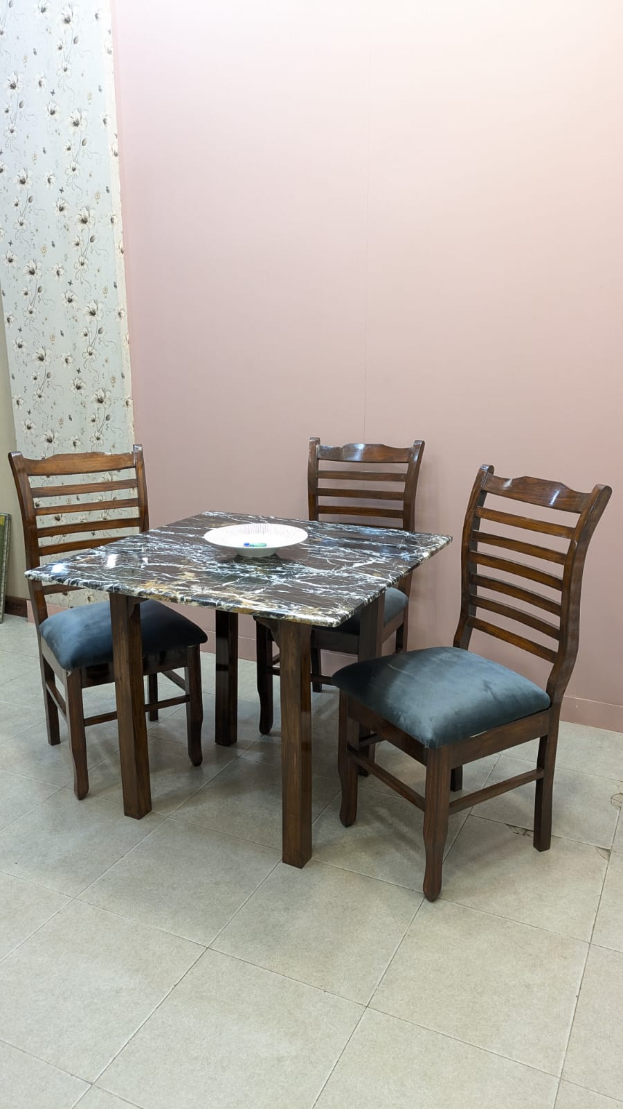 Solid sheesham Wood 4 Seater Dining Table