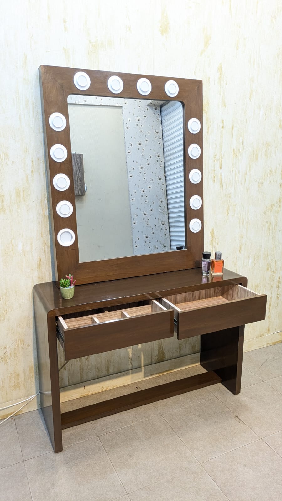 Console With Wall Mounted Mirror
