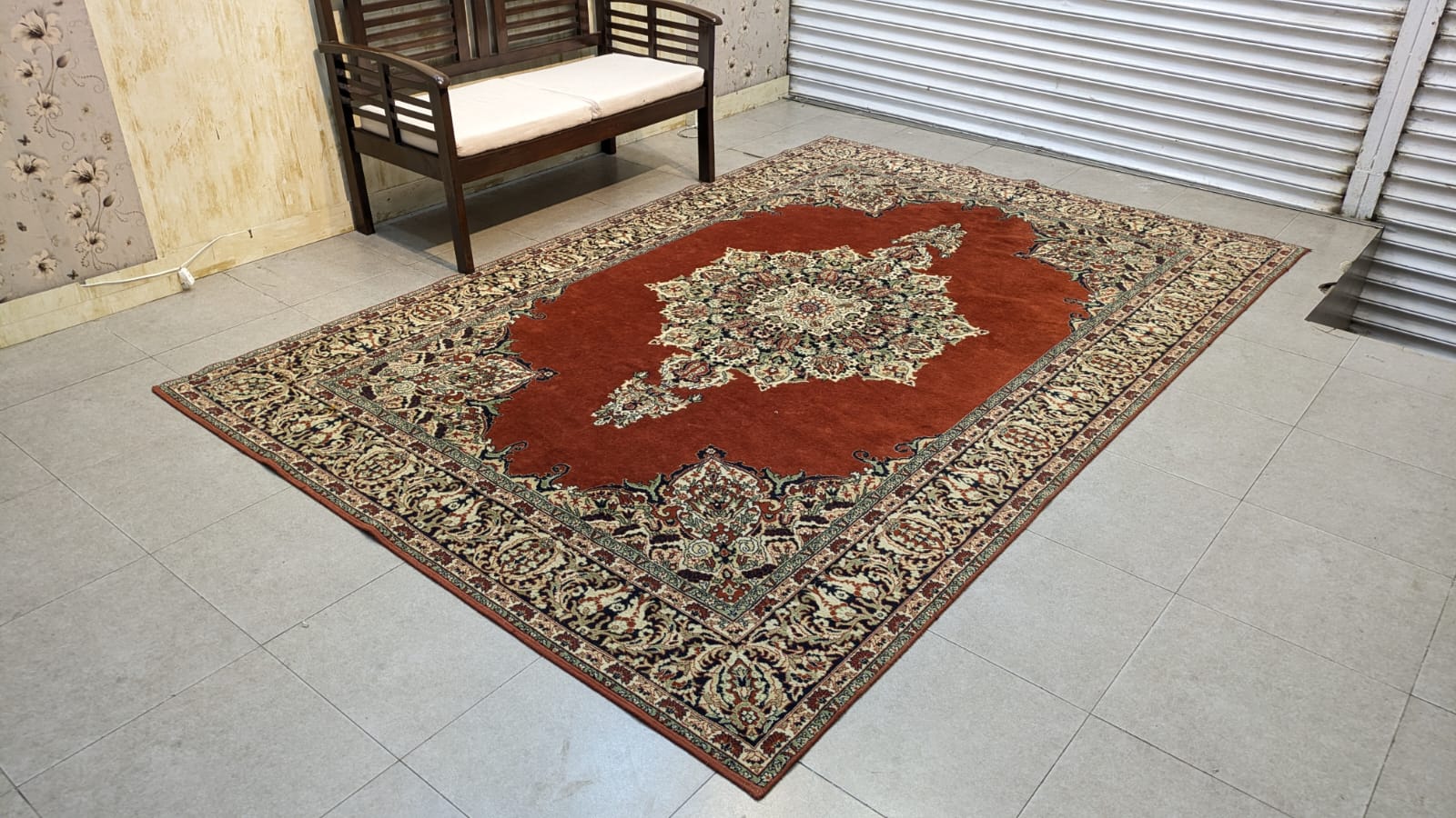 BEAUTIFUL ELEGANT ROOM CARPET