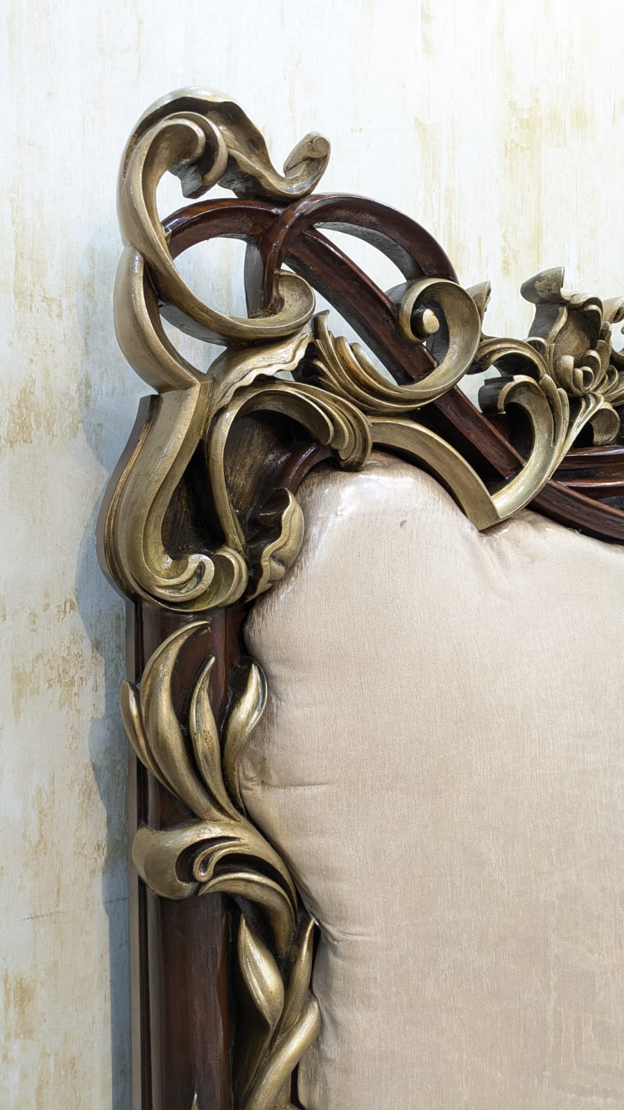 Luxurious King Size Bed