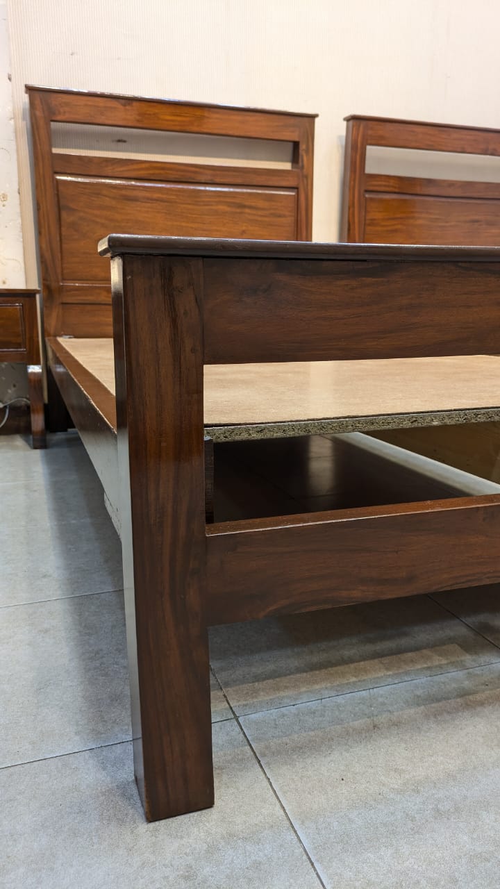 Solid Sheesham Wood Pair Of Single Beds with 2 Side Tables