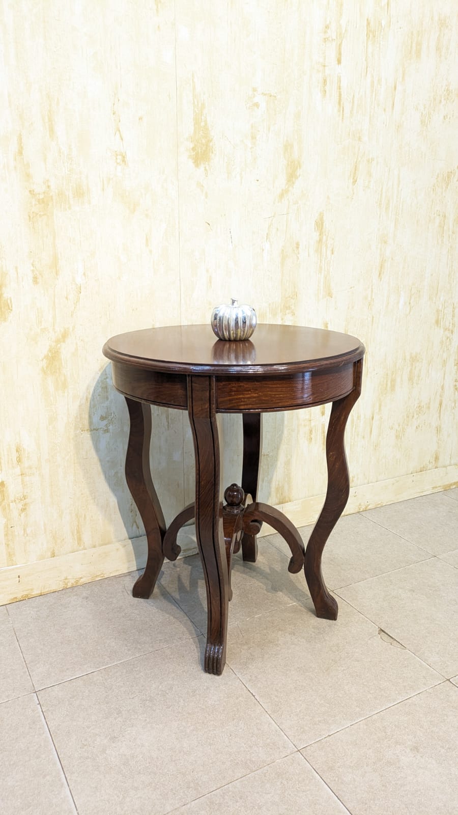 Corner Table