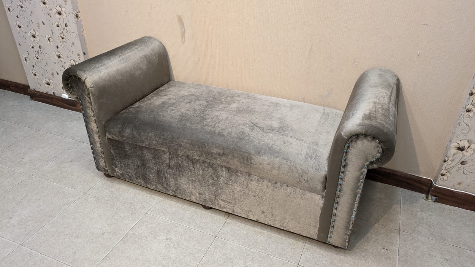 2 Seater Seattee