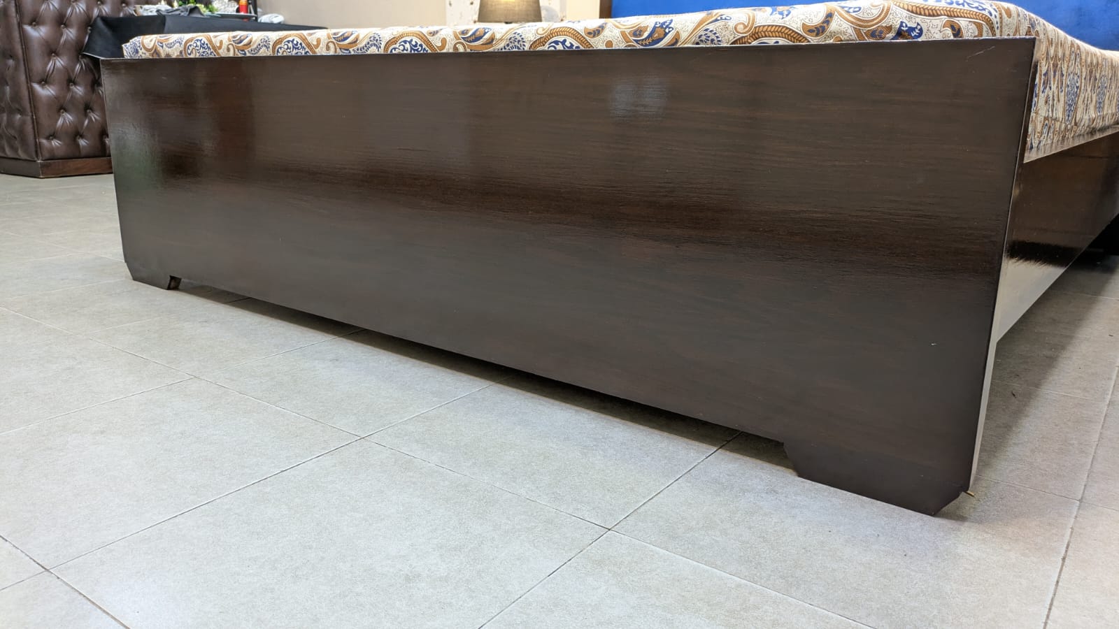 King Size Bed With 2 Side Tables