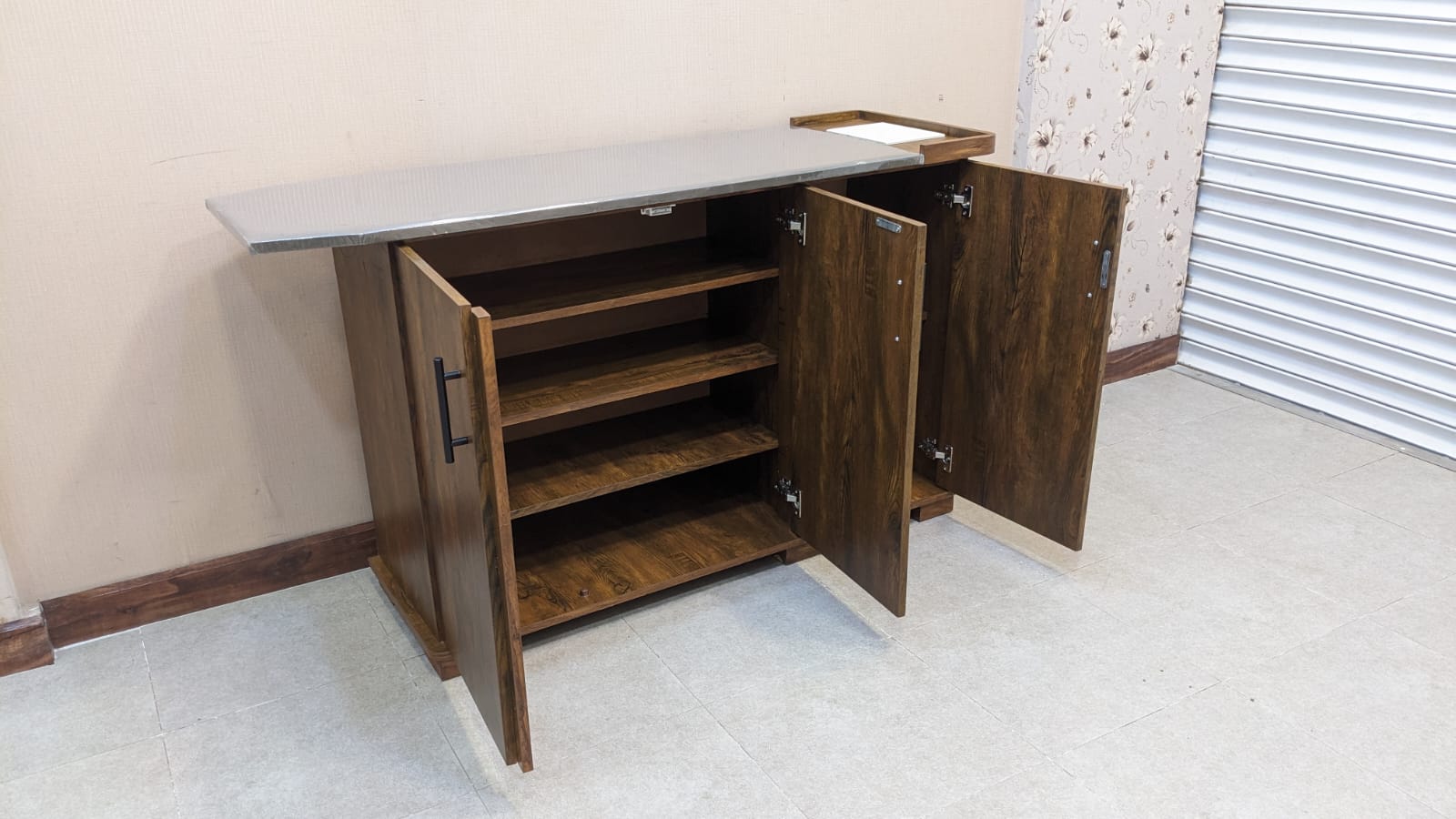 Brand New Divinecrafts Iron Table