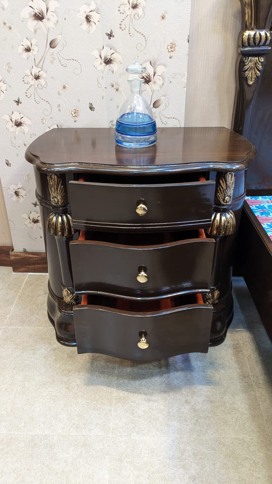 King Size Bed with 2 Side Tables