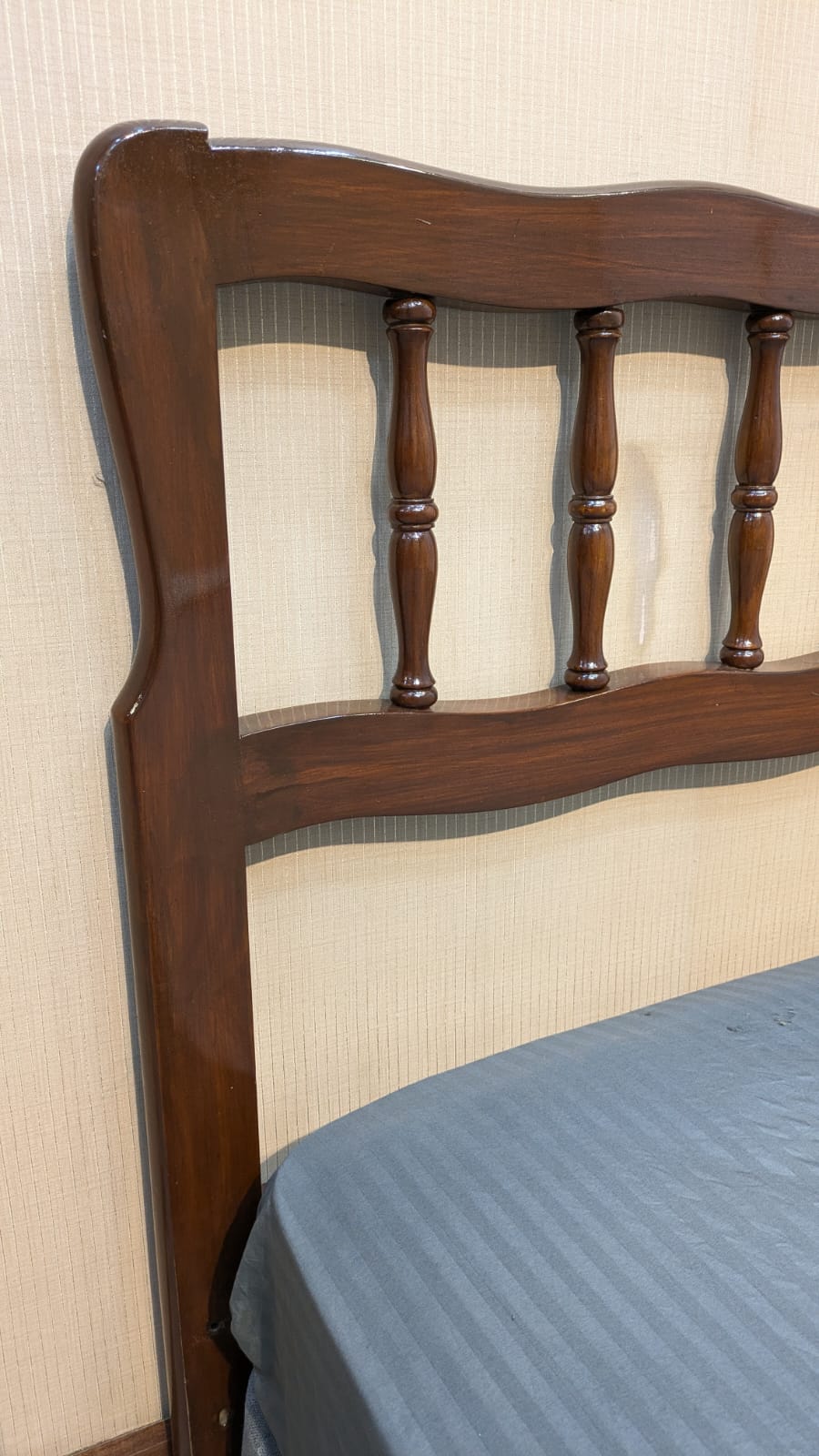 Queen Size Bed With Box Mattress and Spring Mattress