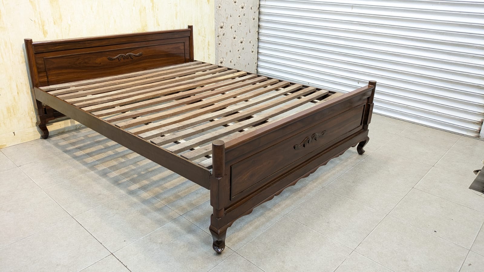 Queen Size Bed Solid sheesham wood