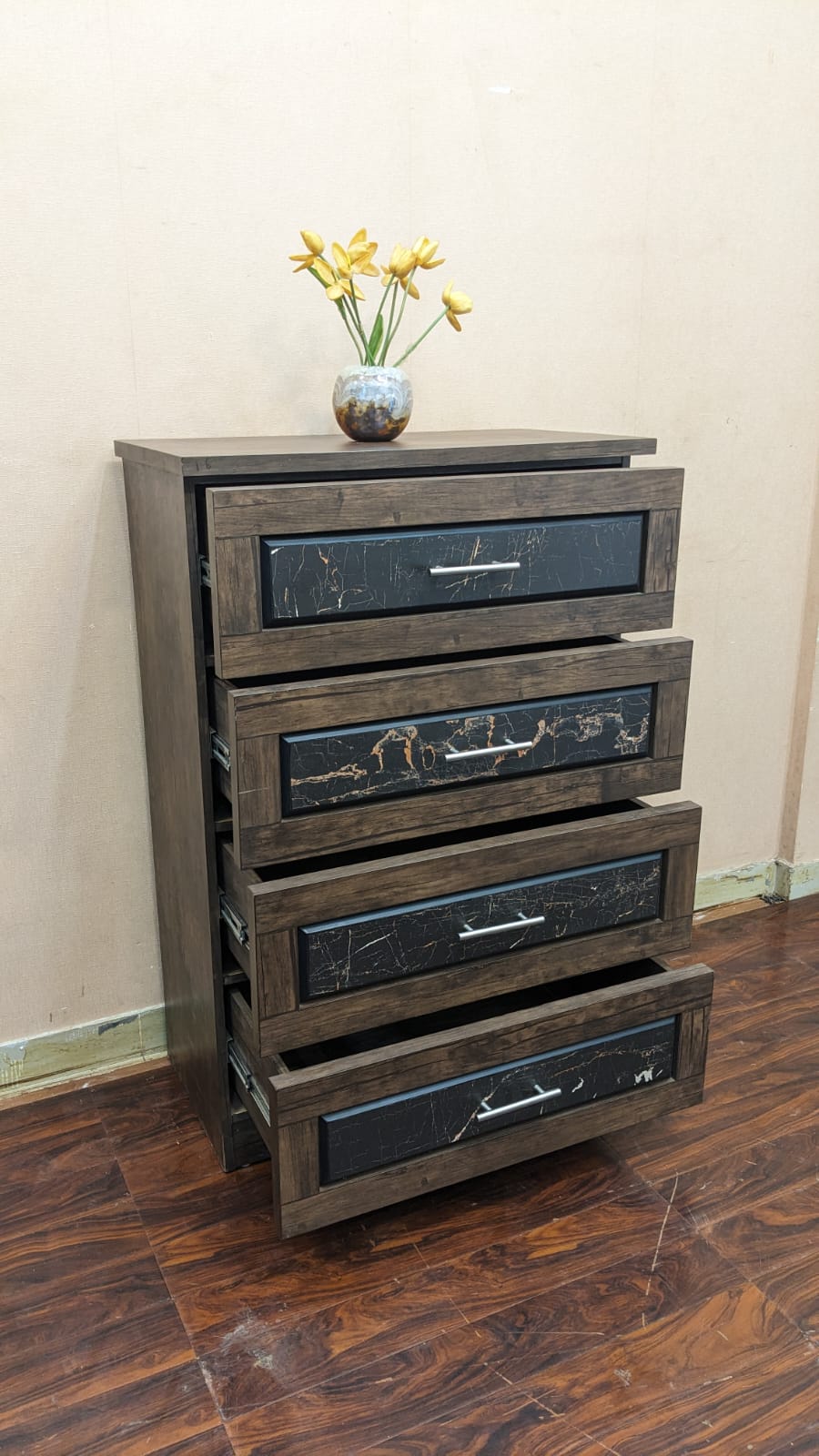 DivineCrafts New Chest of Drawers