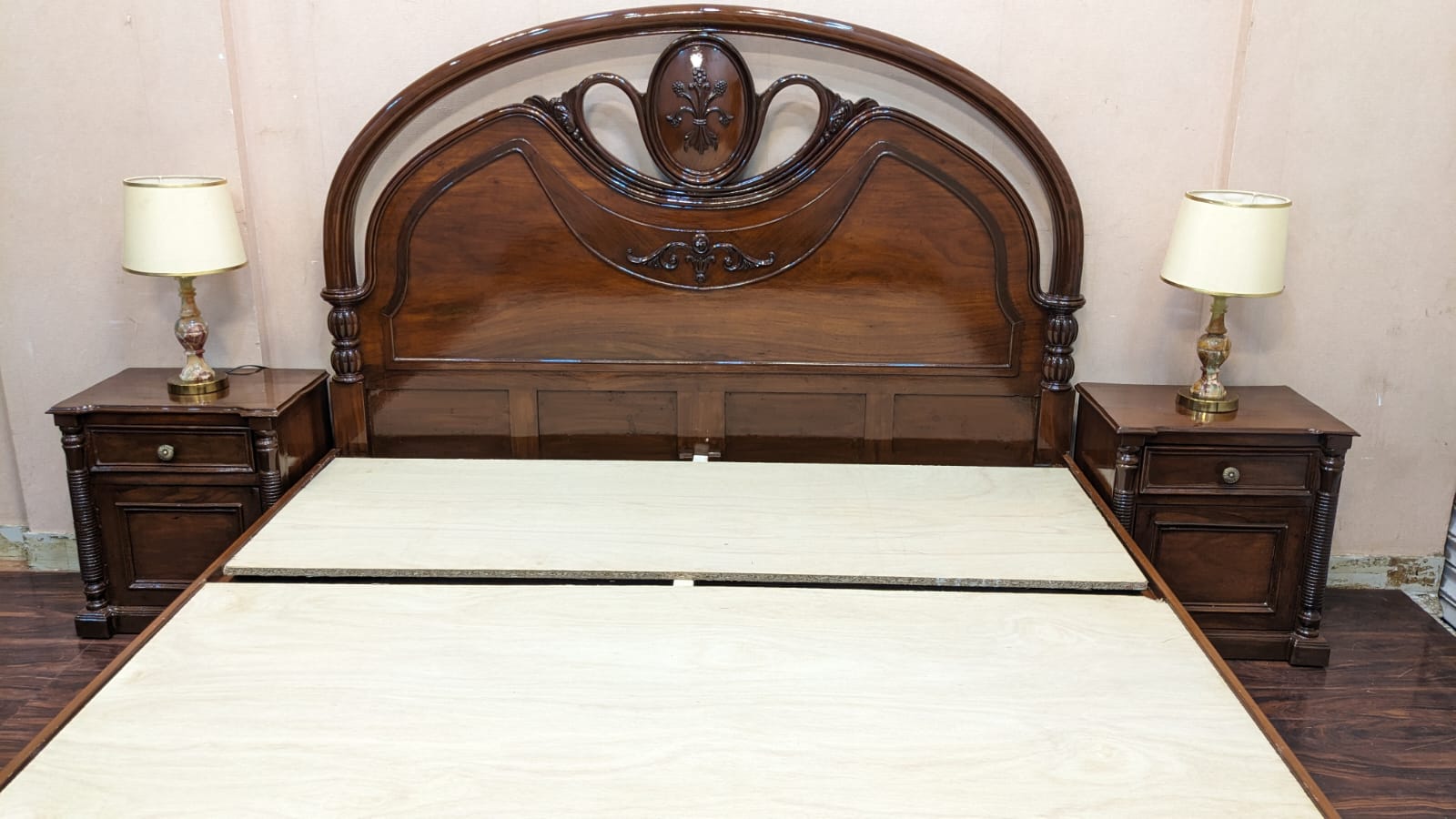Pure Sheesham Wood King Size Bed With 2 Side Tables