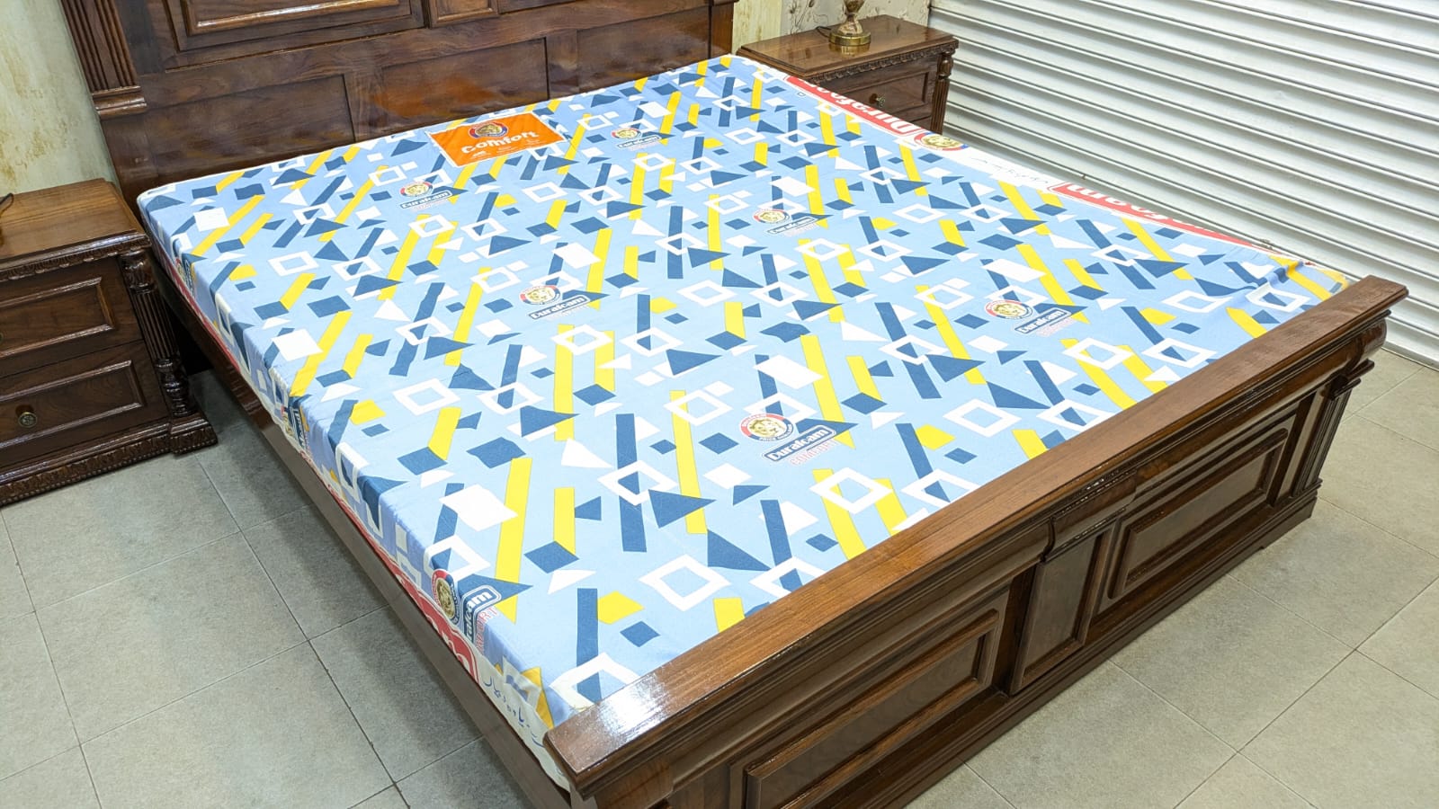 King Size Bed With 2 Side Tables and Mattress