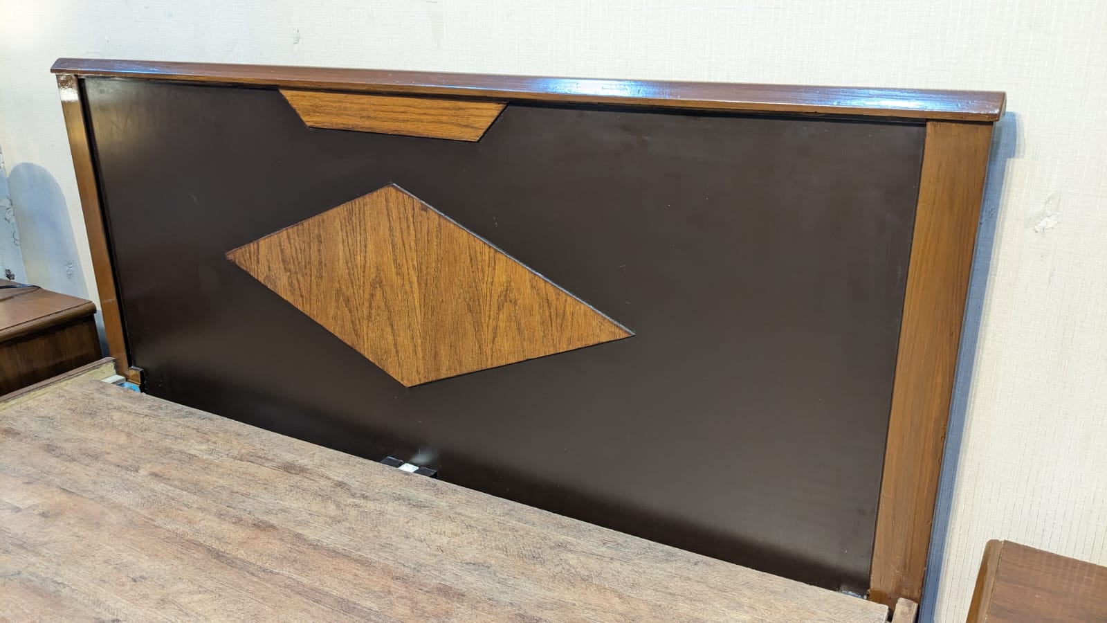 Queen Size Bed With 2 Side Tables