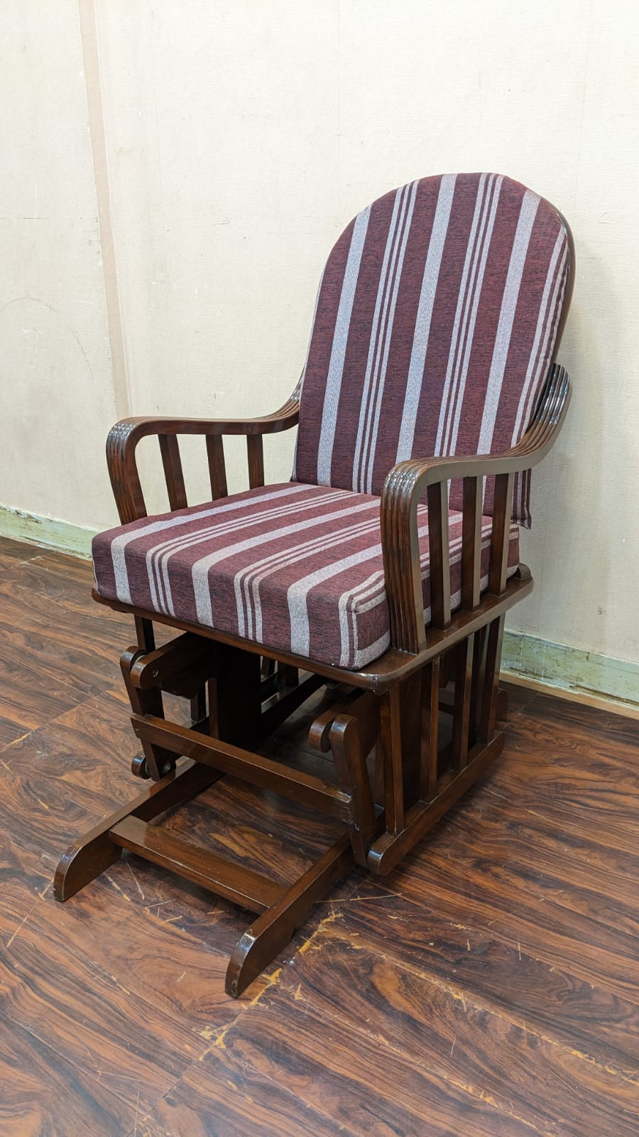 Solid Sheesham Wood Rocking Chair