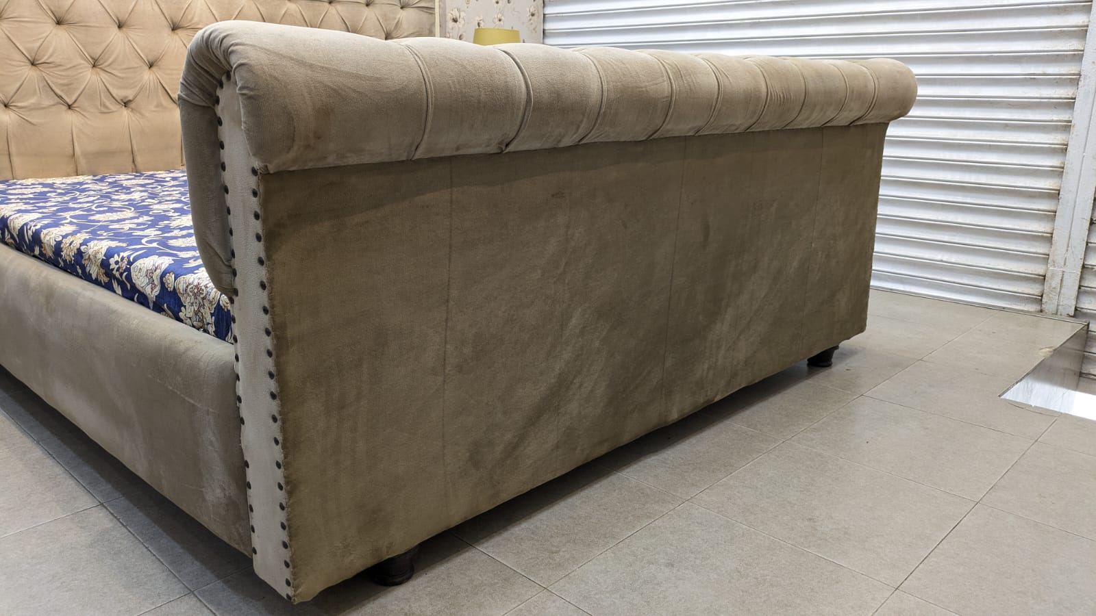 King Size Bed With 2 Side Tables