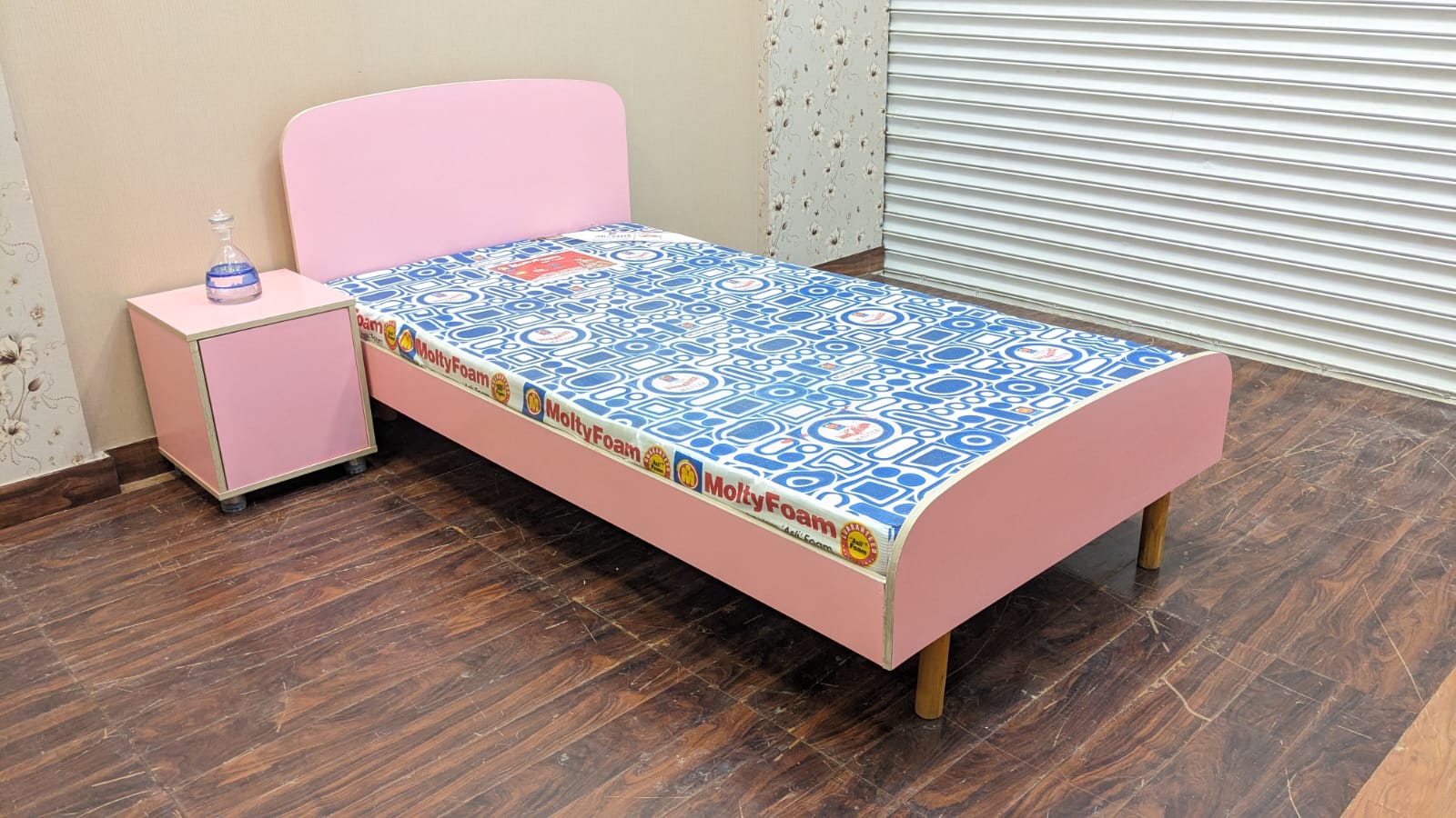 ✨Habitt✨ Rose Single Bed Set