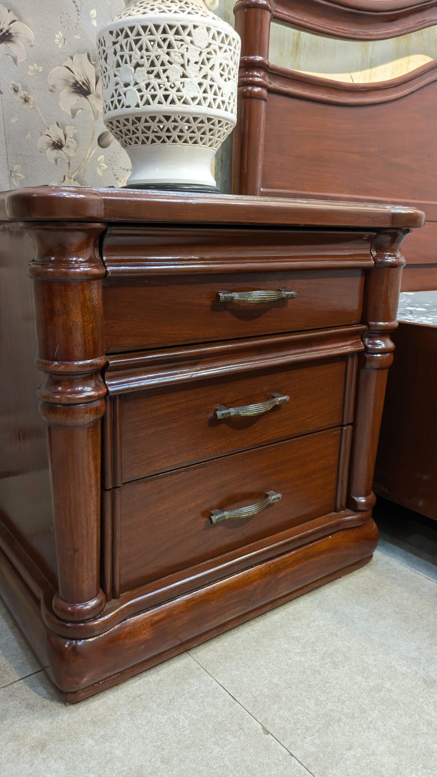 Elegant Sheesham Wood and ply King Size Bed Set